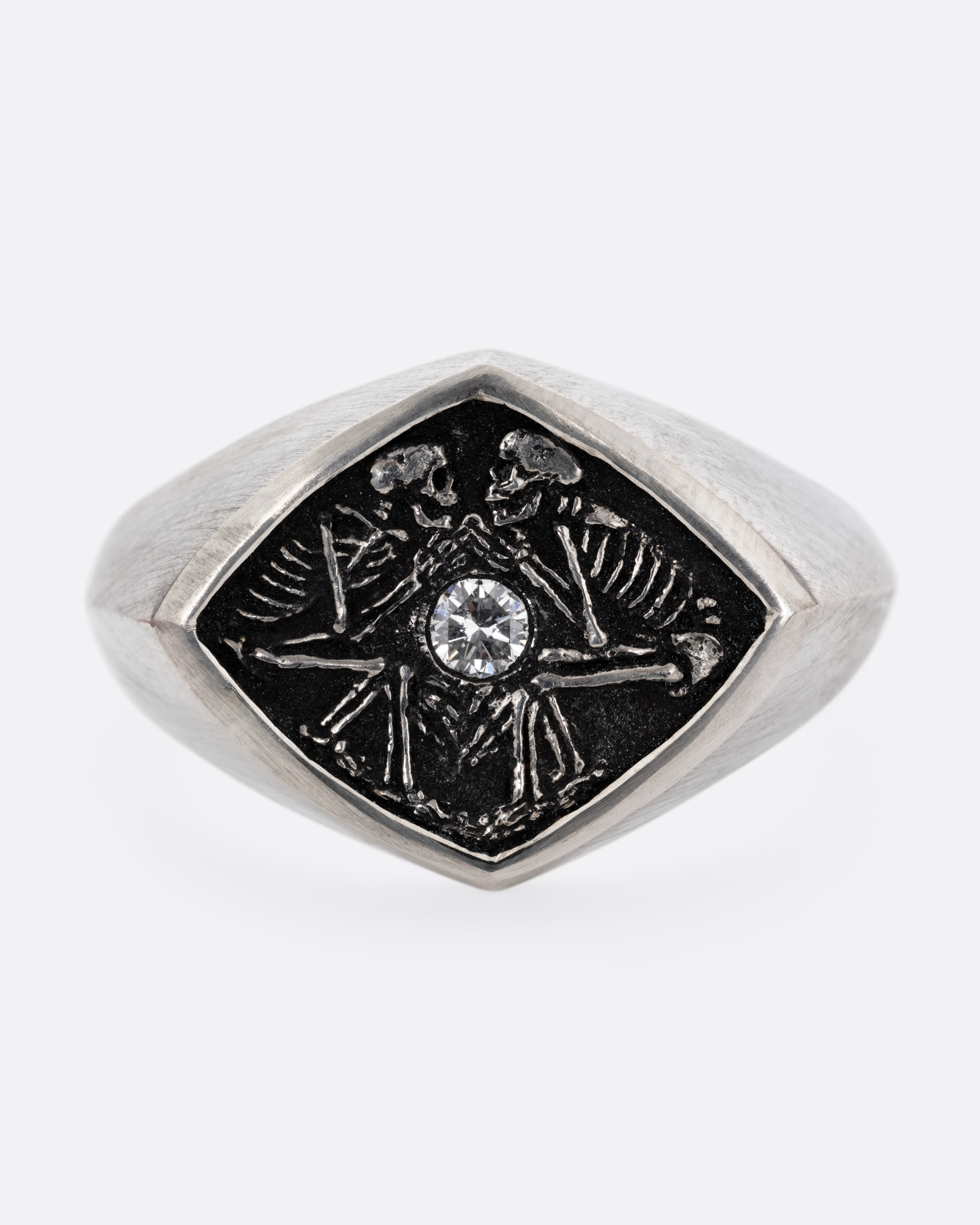 DOLCIS MORTEM SIGNET RING
