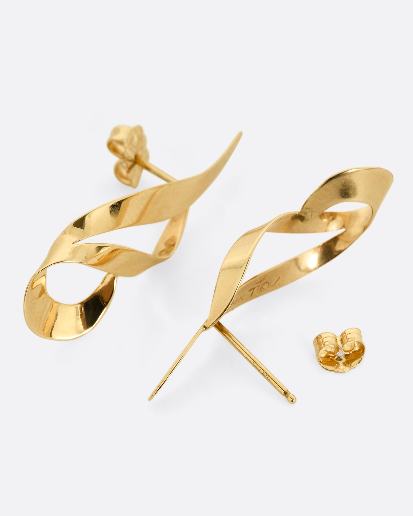 Abstract Swirl Stud Earrings