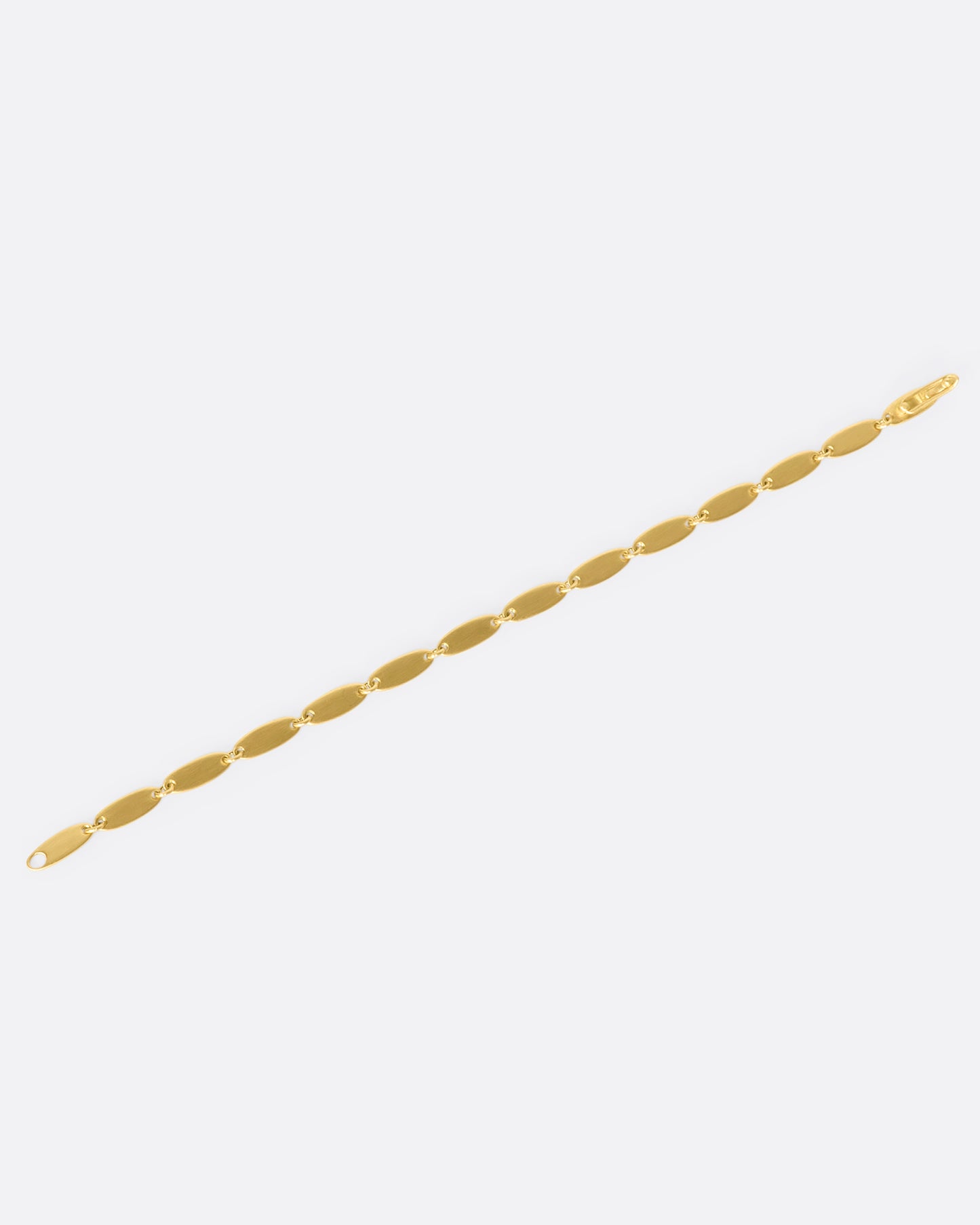 An 18k gold oval chain bracelet