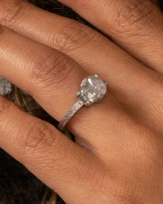 Diamond and Platinum Onk Ring