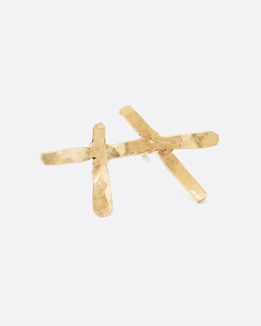 A single earring made from three strands of hammered, fairmined gold.