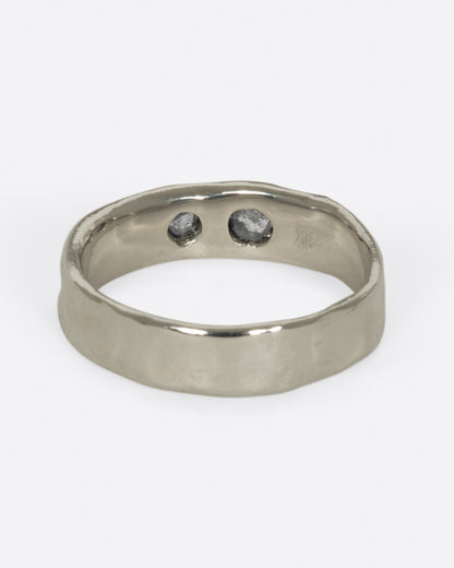 Platinum gray diamond band, back view of the band showing the diamonds from inside