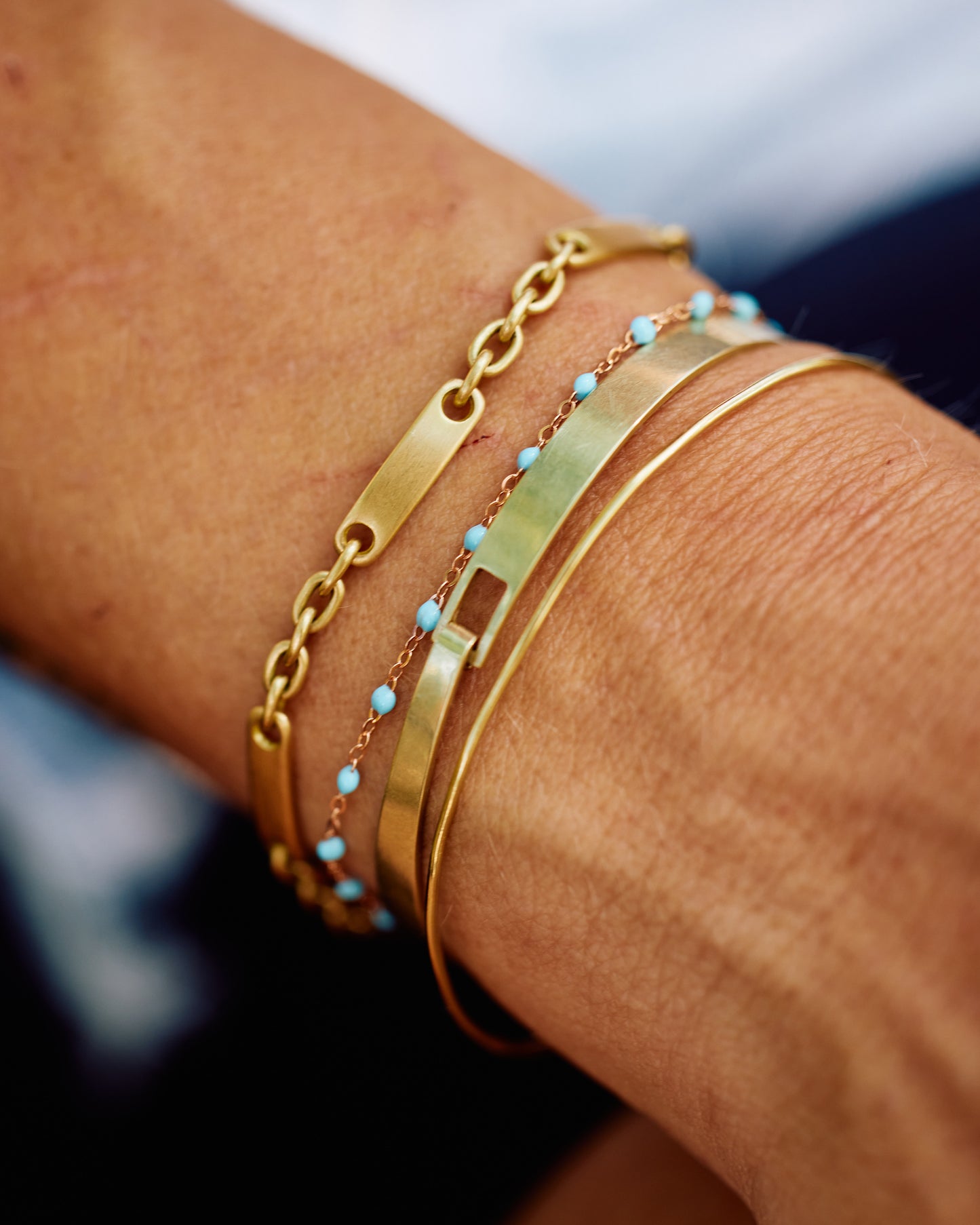 A simple and sturdy gold bracelet, perfect on its own or layered with your other favorite pieces.