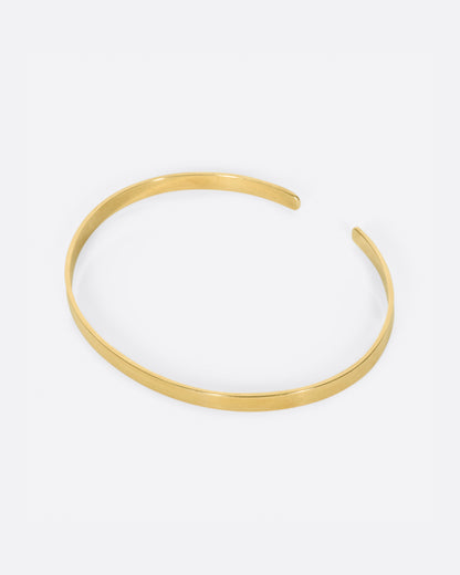 Vintage yellow gold narrow cuff bracelet, side view of the cuff